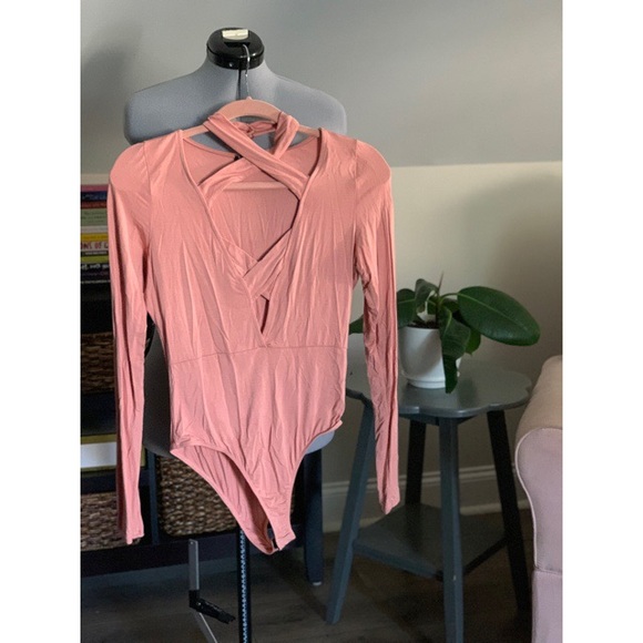 Pink Deep Plunge Crisscrossed Neckline - Picture 1 of 6